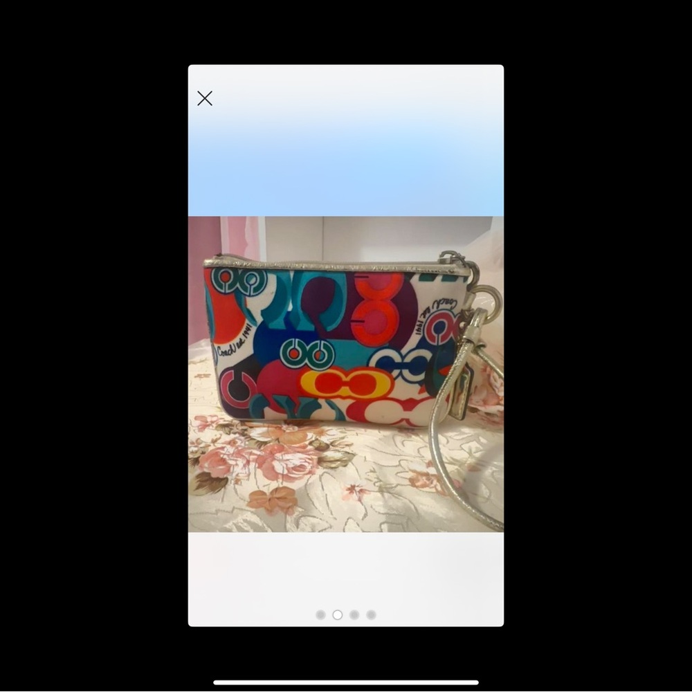 Rare Coach Poppy Wristlet from ECU. - Picture 8 of 9